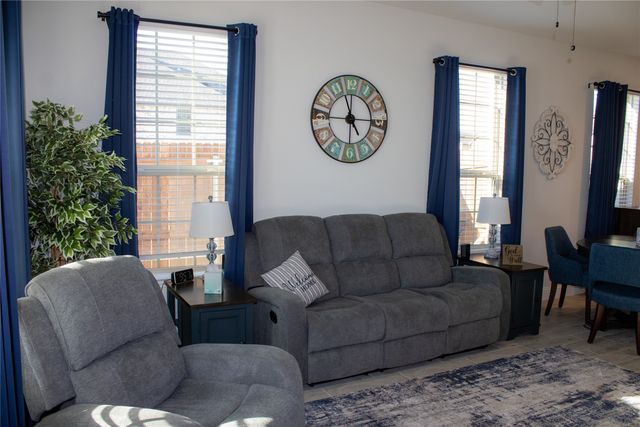 642 Sandiford Court, Mansfield, TX 76063