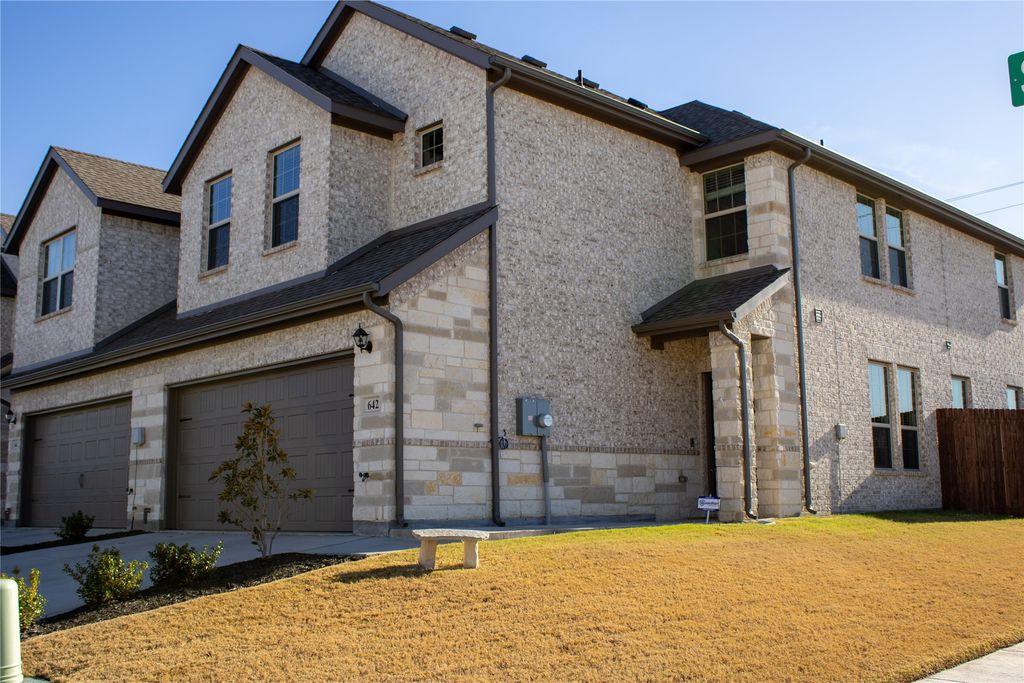 642 Sandiford Court, Mansfield, TX 76063
