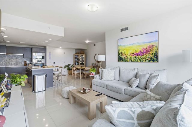 7875 NW 107th Ave 310, Doral, FL 33178