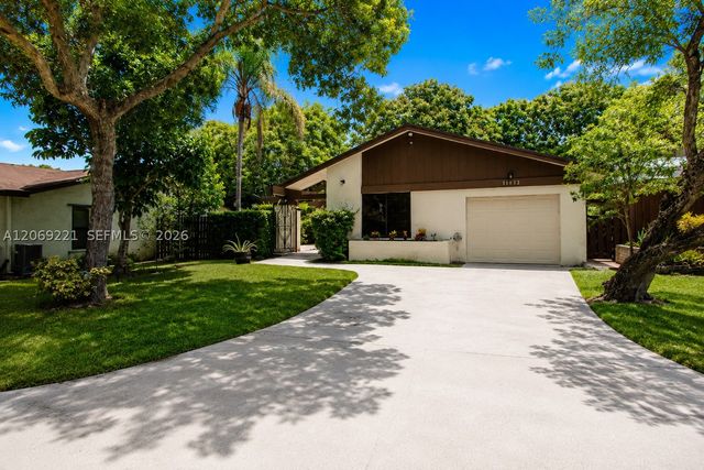 13508 SW 108th St Cir N, Miami, FL 33186