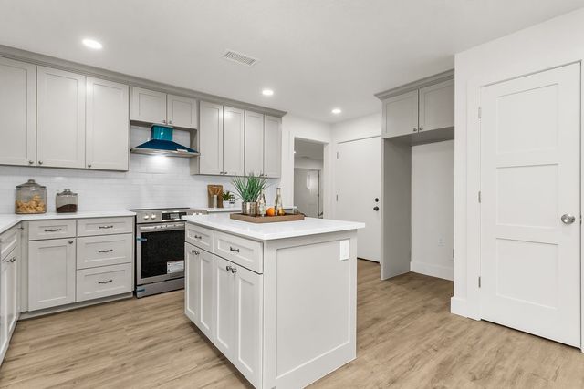 10623 Mccree Road, Dallas, TX 75238