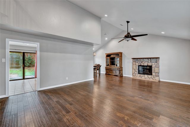513 Harrington Lane, Euless, TX 76039