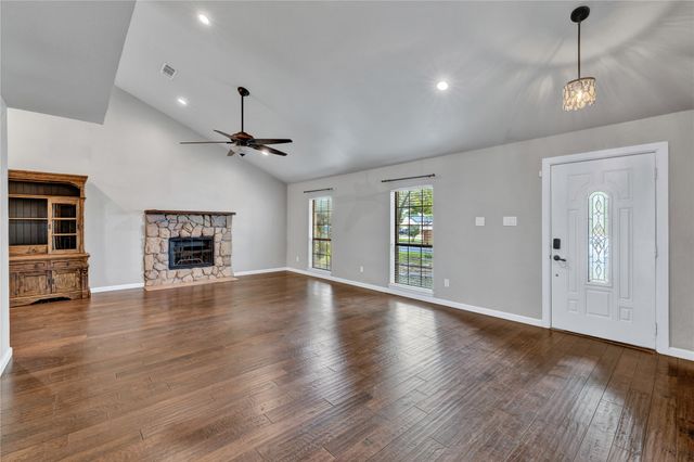 513 Harrington Lane, Euless, TX 76039