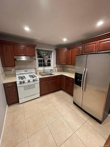 71-26 58th Avenue, Maspeth, NY 11378