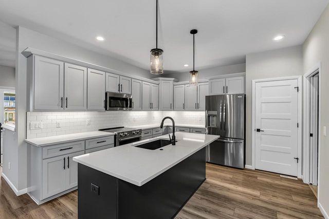 662 Hillcrest Drive, Waunakee, WI 53597