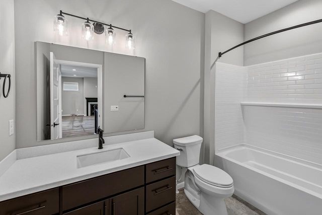 662 Hillcrest Drive, Waunakee, WI 53597
