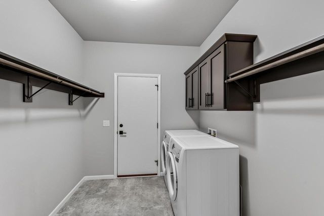 662 Hillcrest Drive, Waunakee, WI 53597