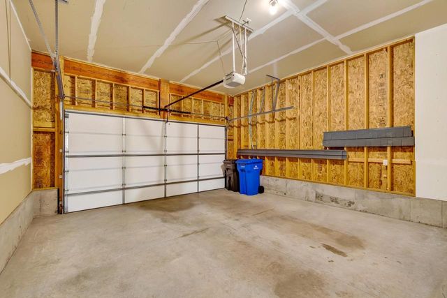 662 Hillcrest Drive, Waunakee, WI 53597
