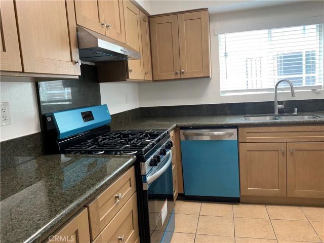 10221 White Oak Avenue 1, Northridge, CA 91325