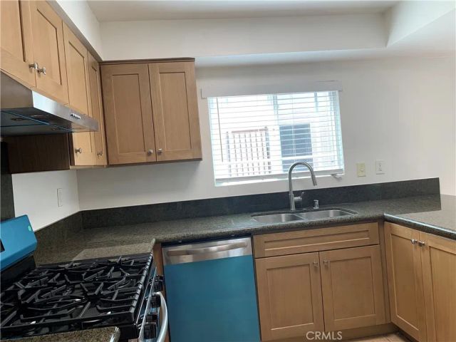10221 White Oak Avenue 1, Northridge, CA 91325