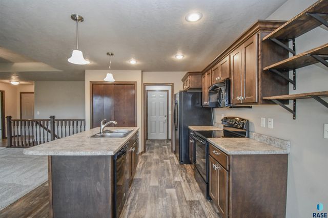 5733 W Bream Ct Court, Sioux Falls, SD 57107