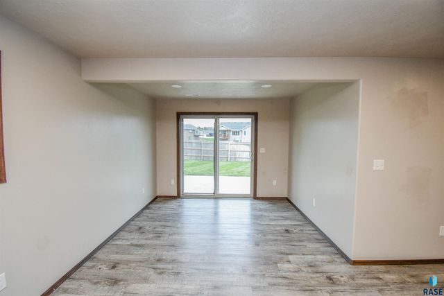 5733 W Bream Ct Court, Sioux Falls, SD 57107