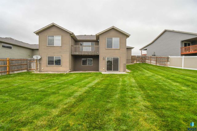5733 W Bream Ct Court, Sioux Falls, SD 57107