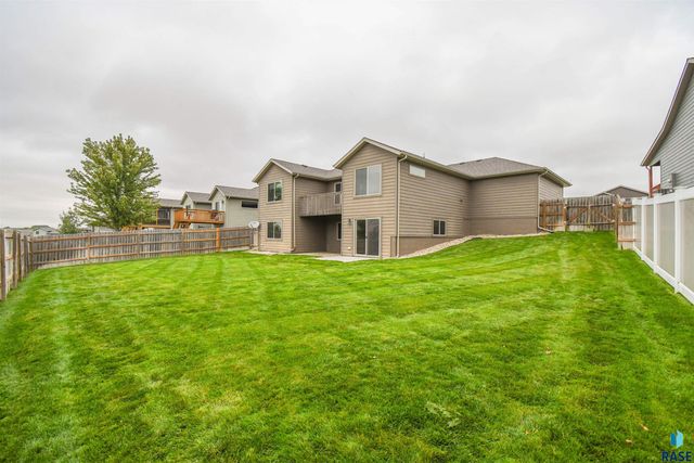 5733 W Bream Ct Court, Sioux Falls, SD 57107