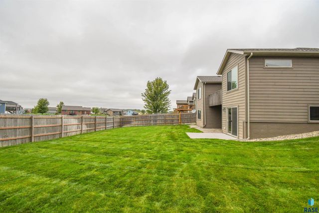 5733 W Bream Ct Court, Sioux Falls, SD 57107