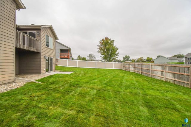 5733 W Bream Ct Court, Sioux Falls, SD 57107