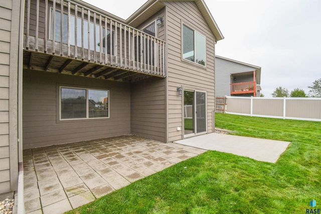 5733 W Bream Ct Court, Sioux Falls, SD 57107