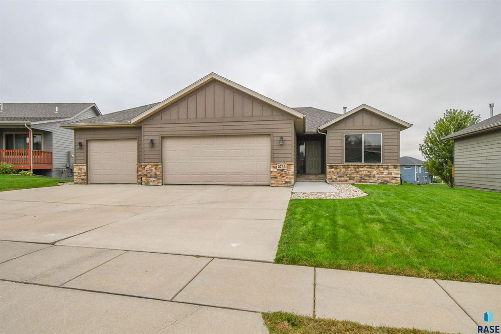 5733 W Bream Ct Court, Sioux Falls, SD 57107