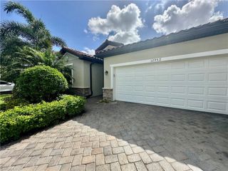 12952 Broomfield LN, Fort Myers, FL 33913
