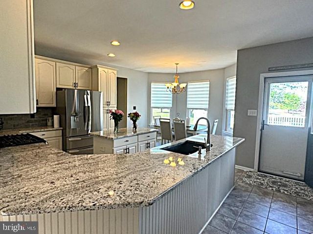628 STOCKTON DR, Williamstown, NJ 08094