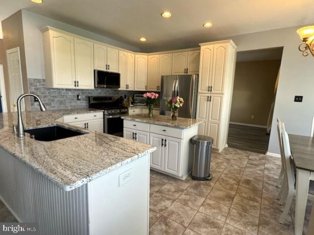 628 STOCKTON DR, Williamstown, NJ 08094