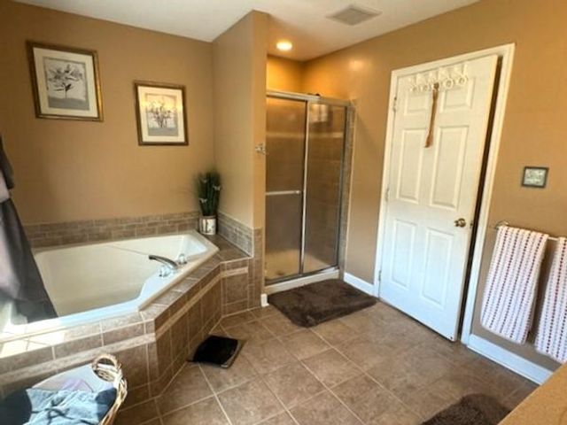 628 STOCKTON DR, Williamstown, NJ 08094