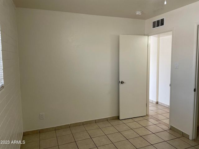 1349 E SAHUARO Drive 1, Phoenix, AZ 85020