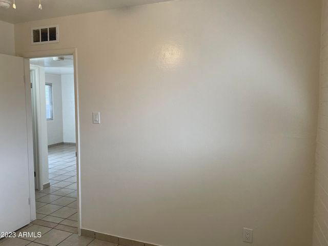 1349 E SAHUARO Drive 1, Phoenix, AZ 85020