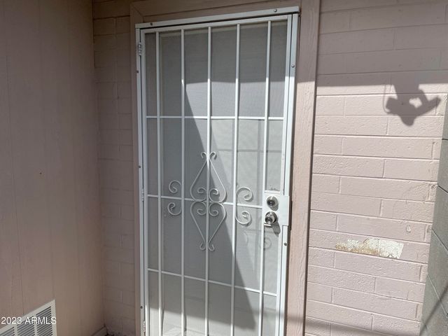 1349 E SAHUARO Drive 1, Phoenix, AZ 85020