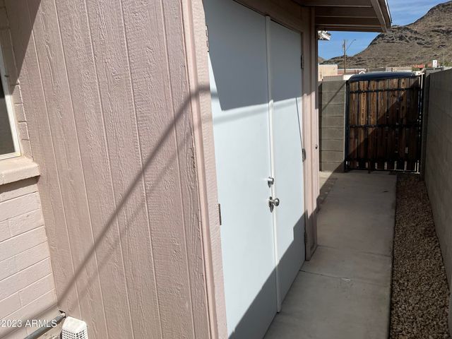 1349 E SAHUARO Drive 1, Phoenix, AZ 85020