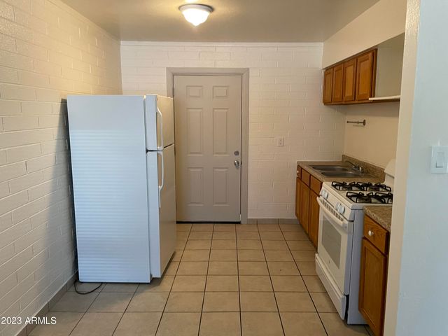 1349 E SAHUARO Drive 1, Phoenix, AZ 85020