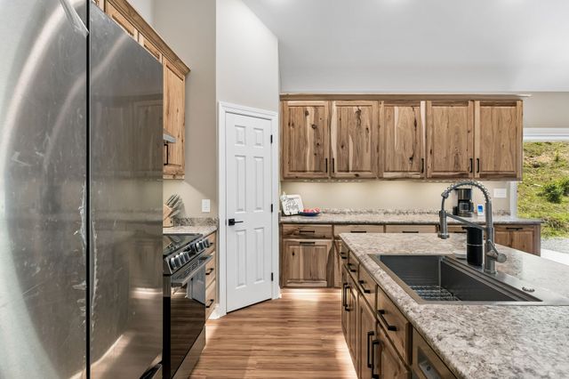 121 Lanier Private Ln, Pulaski, TN 38478
