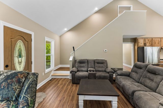 121 Lanier Private Ln, Pulaski, TN 38478