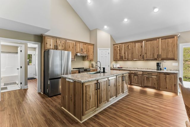 121 Lanier Private Ln, Pulaski, TN 38478