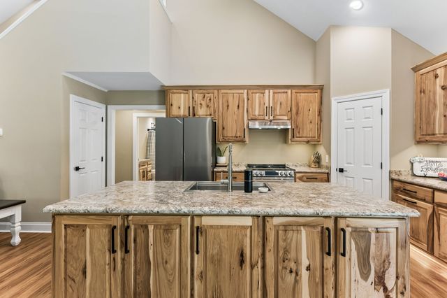 121 Lanier Private Ln, Pulaski, TN 38478