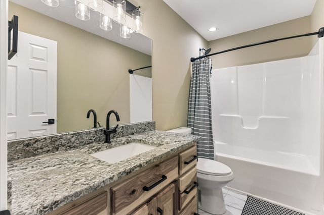 121 Lanier Private Ln, Pulaski, TN 38478