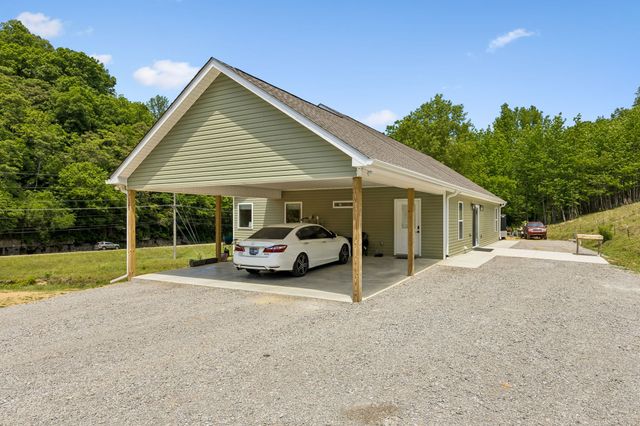 121 Lanier Private Ln, Pulaski, TN 38478