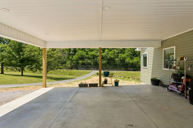 121 Lanier Private Ln, Pulaski, TN 38478