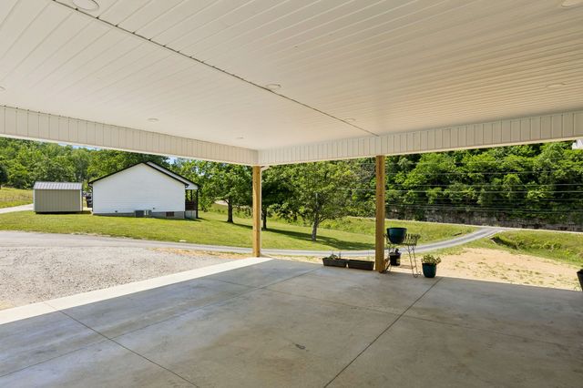 121 Lanier Private Ln, Pulaski, TN 38478