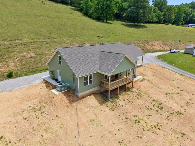 121 Lanier Private Ln, Pulaski, TN 38478