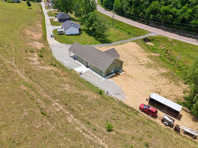 121 Lanier Private Ln, Pulaski, TN 38478