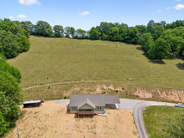 121 Lanier Private Ln, Pulaski, TN 38478