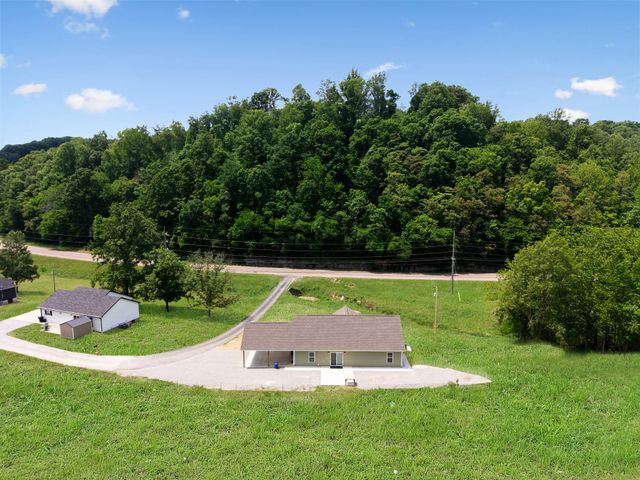 121 Lanier Private Ln, Pulaski, TN 38478