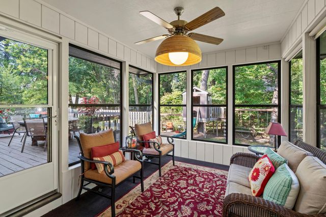 2505 Pine Circle, Minnetonka, MN 55305