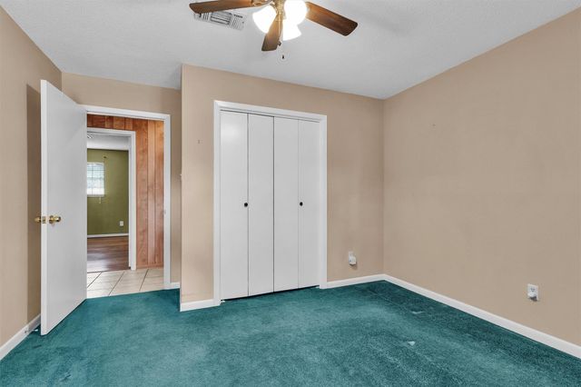 2202 Harlow Lane, Huntsville, TX 77320