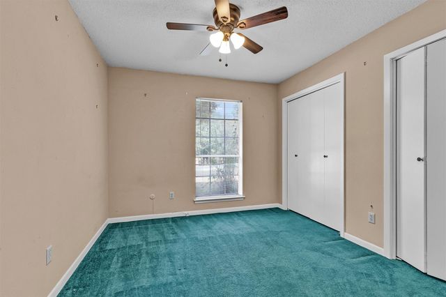 2202 Harlow Lane, Huntsville, TX 77320