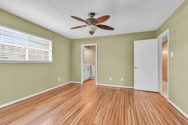 2202 Harlow Lane, Huntsville, TX 77320