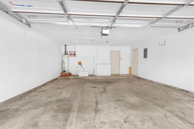 2202 Harlow Lane, Huntsville, TX 77320