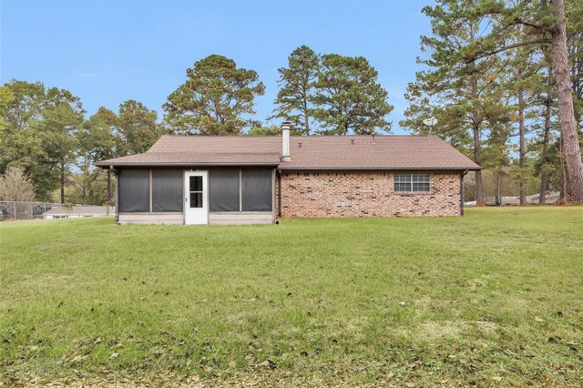 2202 Harlow Lane, Huntsville, TX 77320