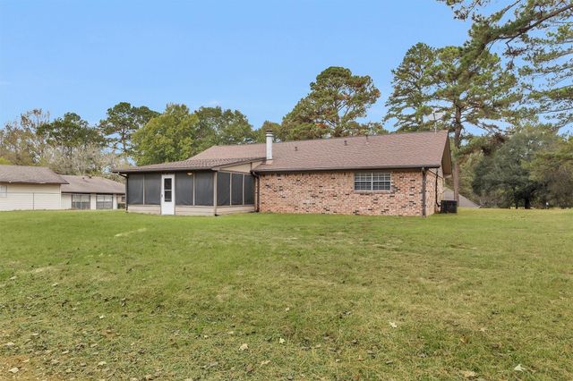 2202 Harlow Lane, Huntsville, TX 77320